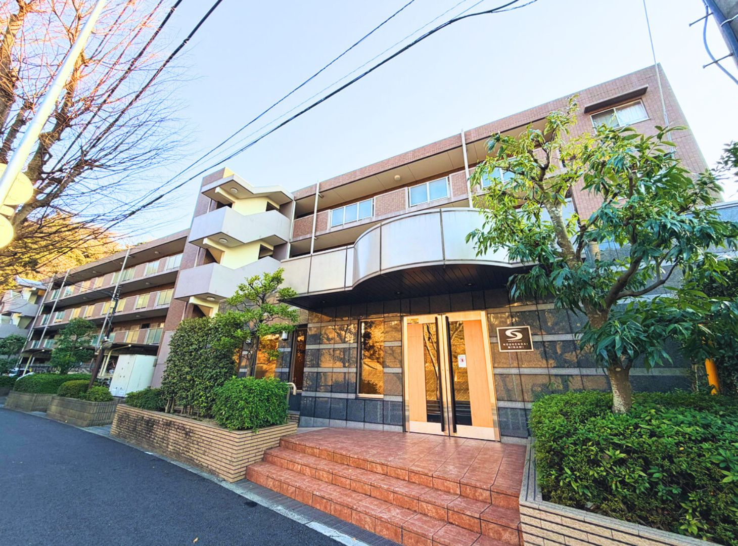 サングレイス能見台南